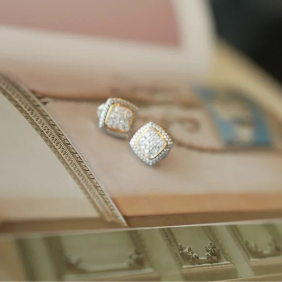 Vintage Two-Tone Square Pierced clip ons Earrings - Picture 4 of 4